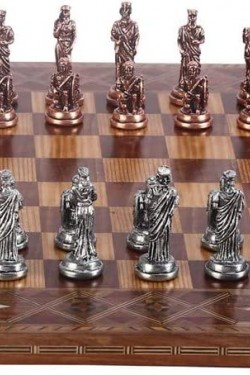 Orta Boy Metal Truvalılar Satranç Takımı Antik ve El Yapımı Masif Ahşap Düz Satranç Tahtası