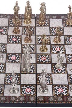 Büyük Boy Metal İngiliz Satranç Takımı Parlak ve Katlanır Sedef Desenli MDF Ahşap Satranç Tahta (43x43 cm.)
