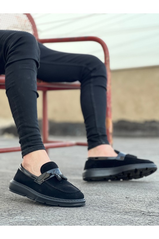 K&A-BA0005 Schnürsenkellose, hohe Sohle, klassische Herrenschuhe aus schwarzem Wildleder mit glänzendem Gürtel und Quasten K&A-BA0005 Schnürsenkellose, hohe Sohle, klassische Herrenschuhe aus schwarzem Wildleder mit glänzendem Gürtel und Quasten