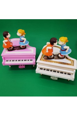 Piyano Tasarımlı öpüşen Aşıklar Müzik Kutusu