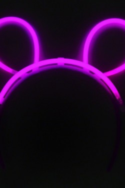 Karanlıkta Parlayan Fosforlu Glow Stick Taç Tavşan Kulağı Tacı Pembe Renk