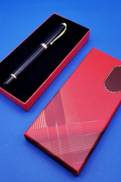 Stylo roller en métal noir